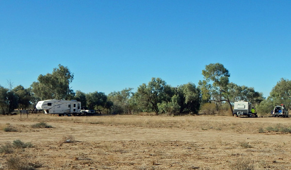 Mistake Creek free camp near Winton, Queensland
